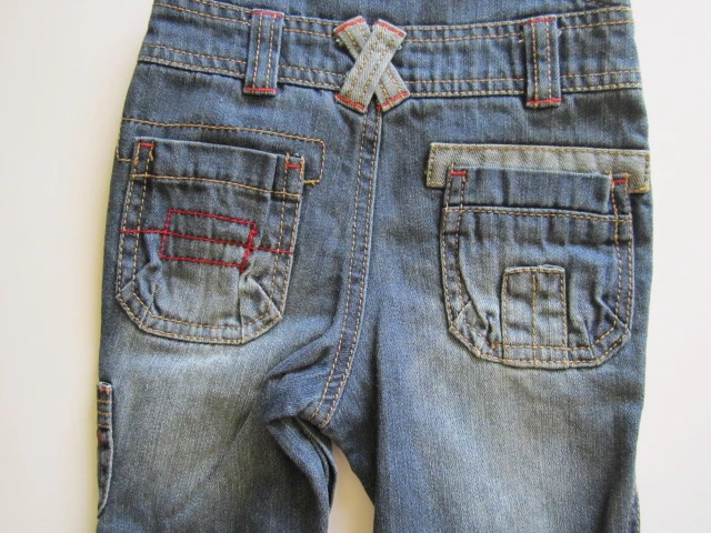 Džínové lacláčky