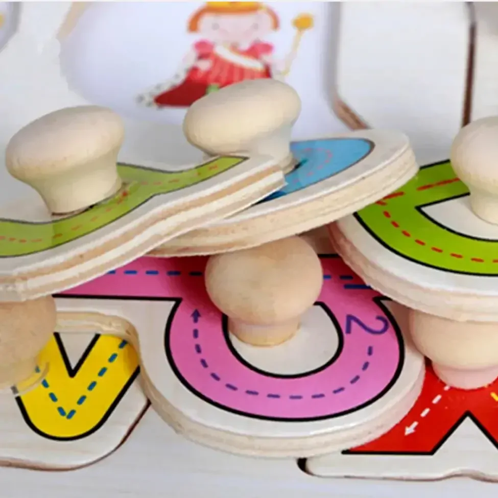 Dřevěná vkládačka - PÍSMENKA - (L)