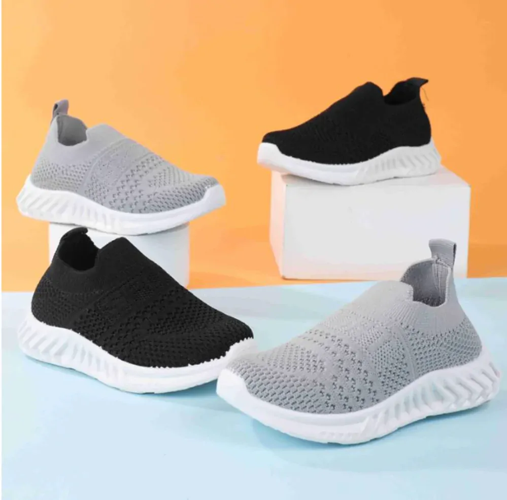 Síťované tenisky - ČERNÉ - (3-4 roky)