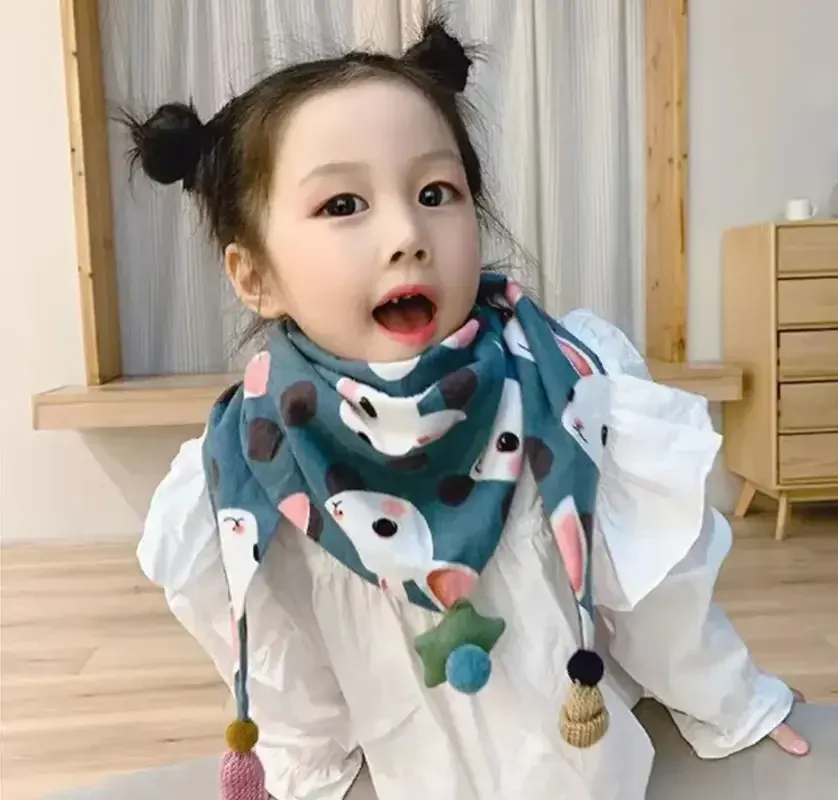 Trojúhelníkový šátek - KRÁLÍK 