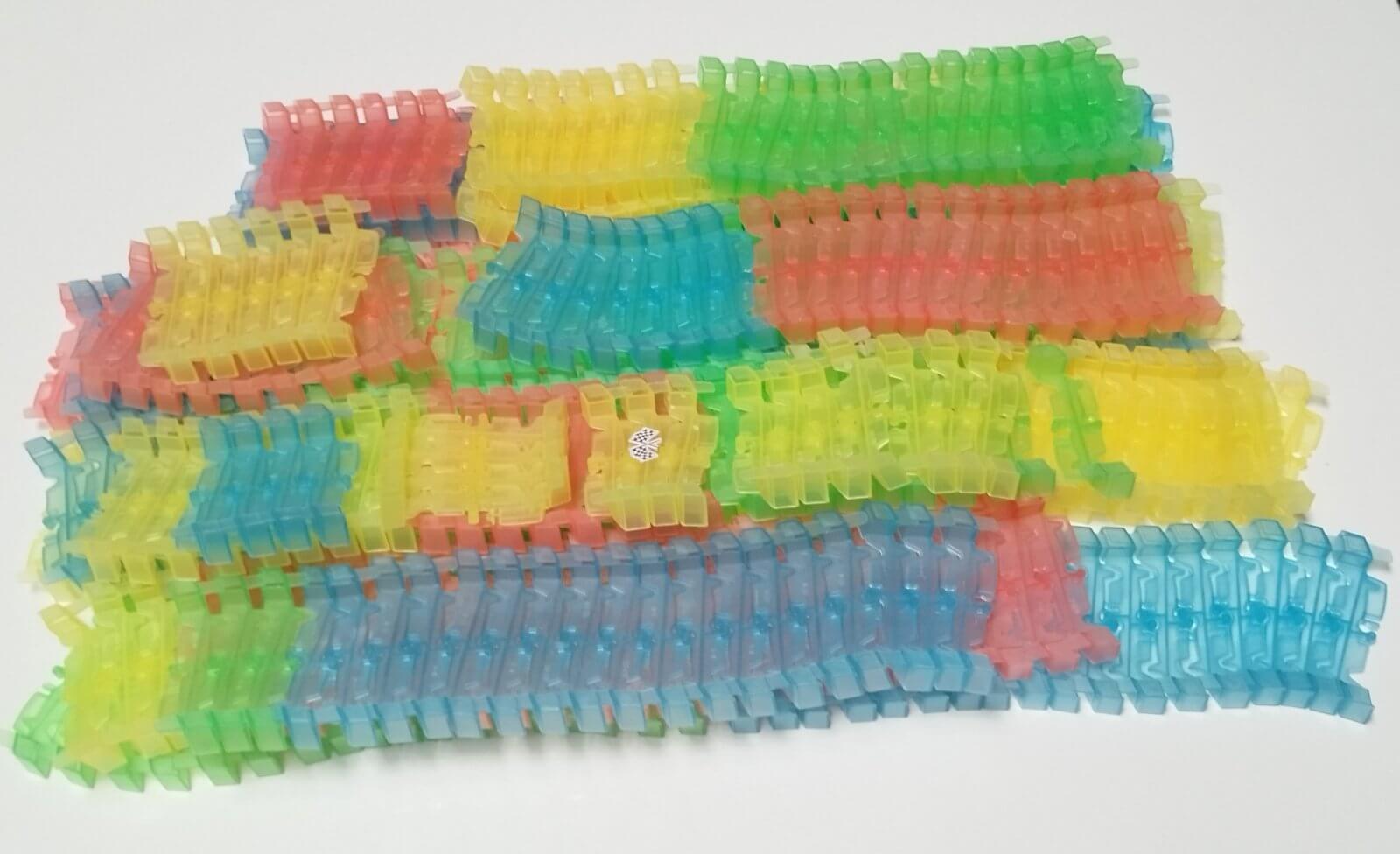 Flexibilní autodráha Magic Tracks Crash s autíčkem