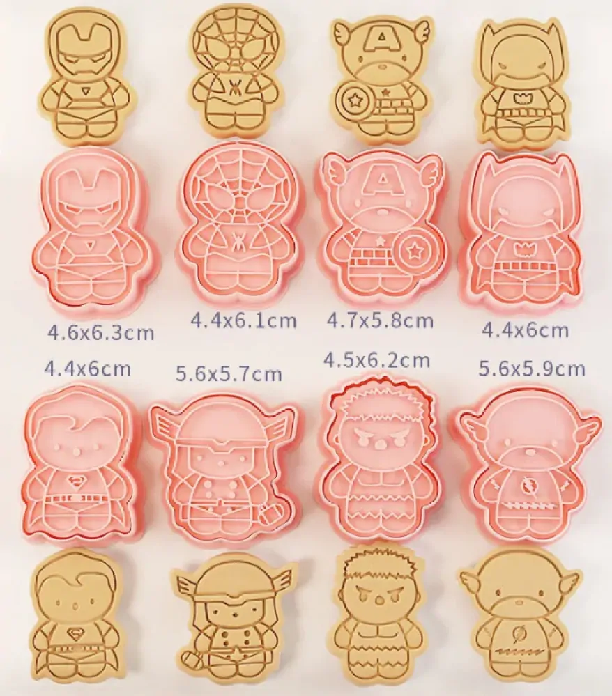 3D vykrajovátka na sušenky - MARVEL AVENGERS - 8 ks 