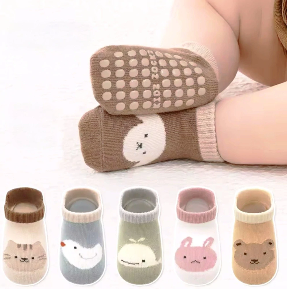 Protiskluzové ponožky - STŘEDNĚ HNĚDÉ - MEDVÍDEK - (12-36 m) M