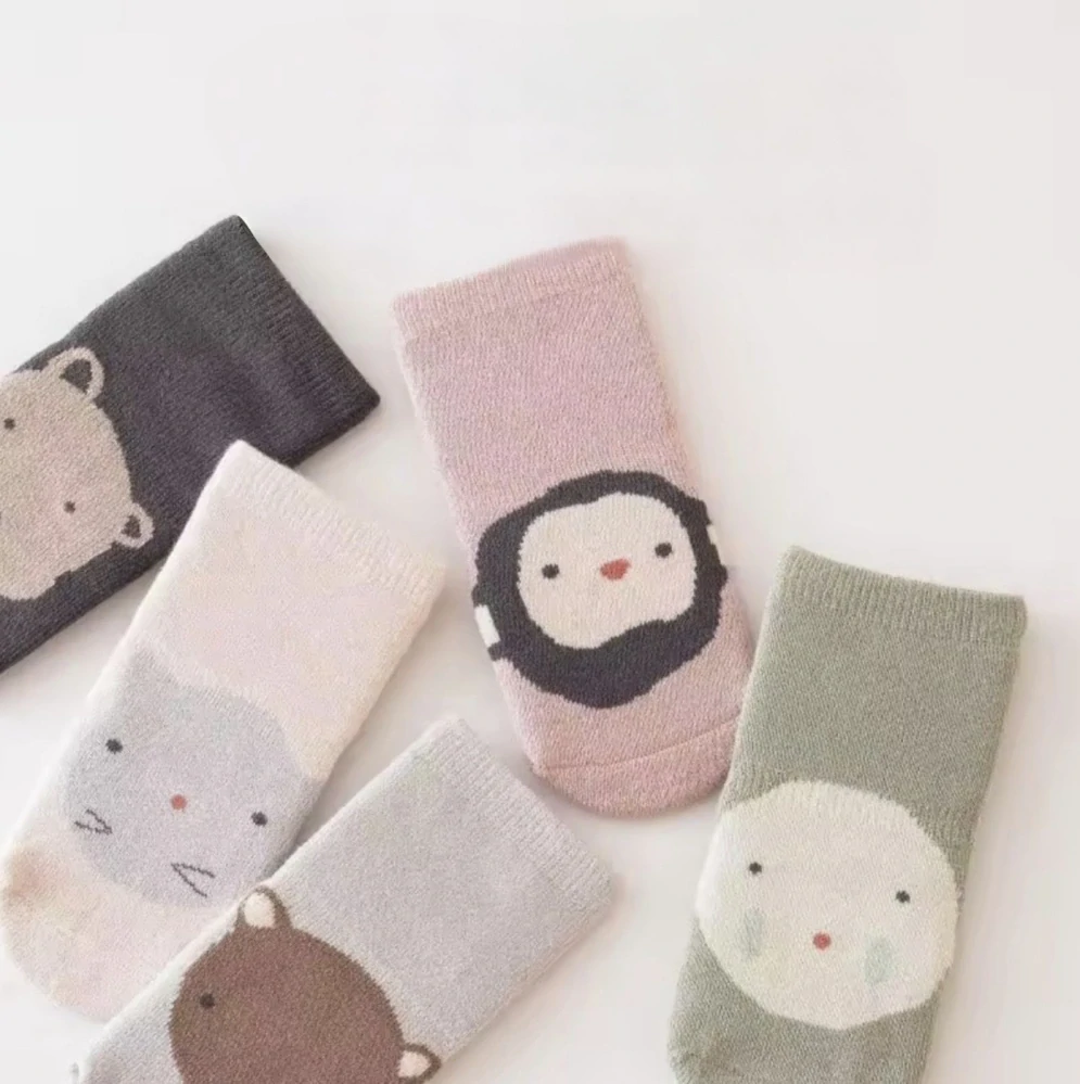 Protiskluzové ponožky - SVĚTLE ZELENÉ - (24-36 m) L