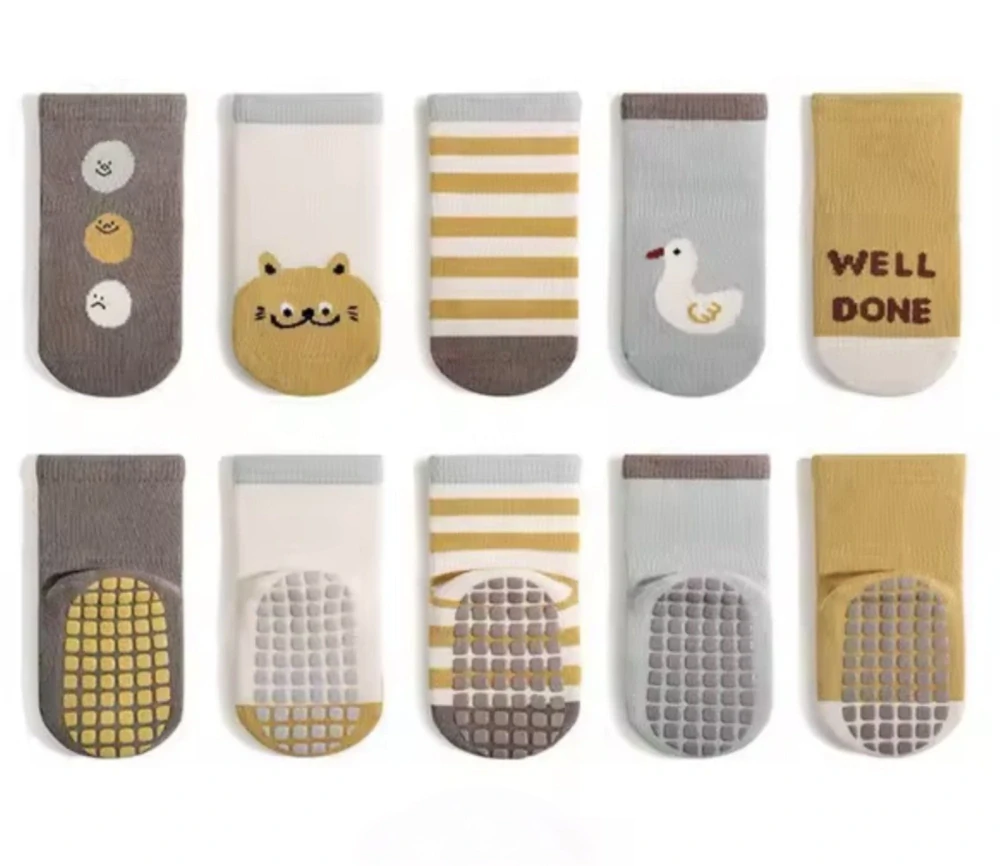 Bavlněné protiskluzové ponožky - PROUŽKY - (3-5 let) L