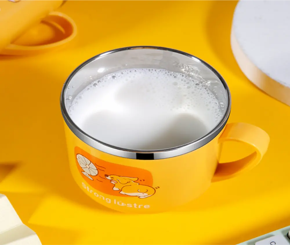 Nevylévací termo hrníček s brčkem - PRASÁTKO - 250 ml