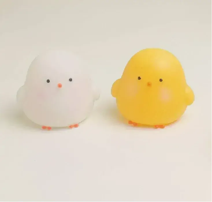 Mini noční lampička na baterky - KUŘÁTKO 1 - ŽLUTÉ