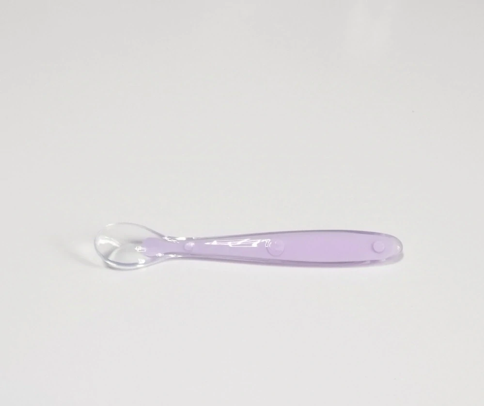 Měkká silikonová učící lžička - FIALOVÁ