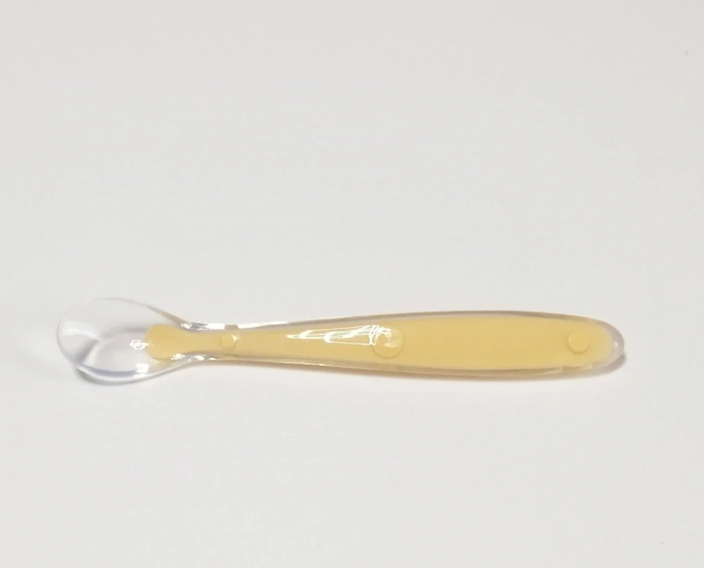 Měkká silikonová učící lžička - ŽLUTÁ