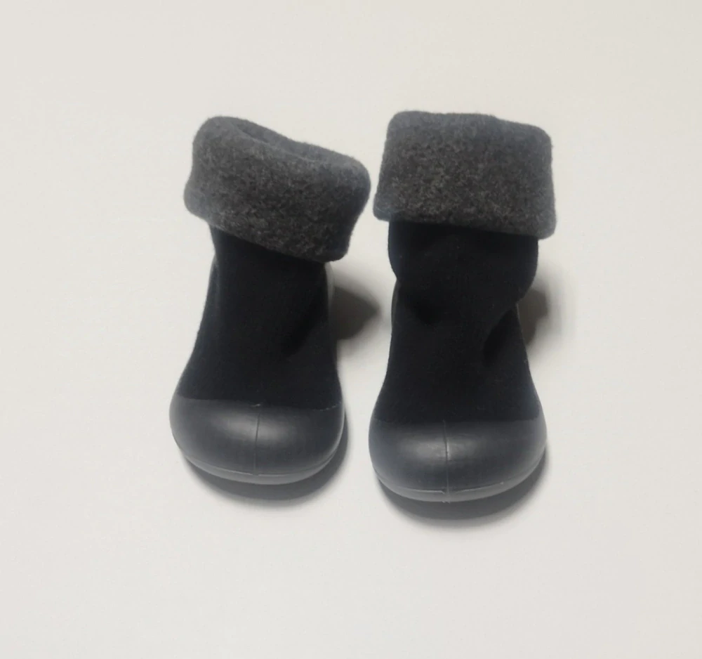 Barefoot ponožky s podrážkou - ČERNÉ (3-6 m)
