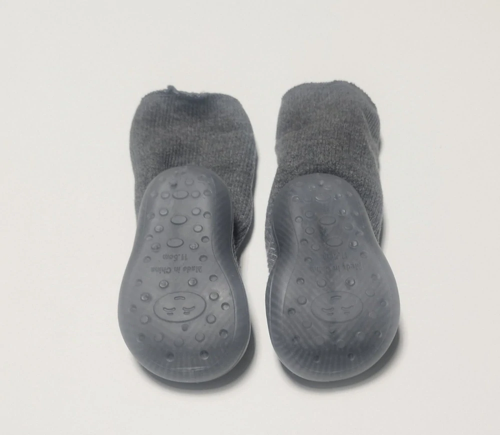 Barefoot ponožky s podrážkou - ŠEDÉ (3-6 m)