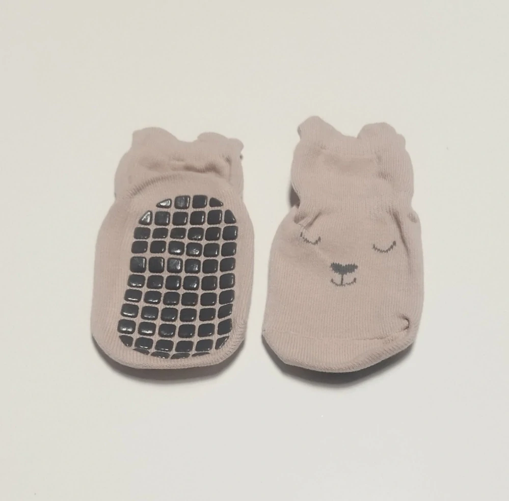 Protiskluzové ponožky - STARORŮŽOVÉ - (12-24m) M