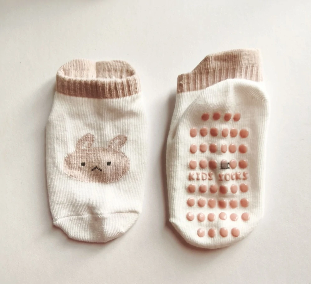 Protiskluzové ponožky - BÍLÉ - KRÁLÍK (12-36 m) M