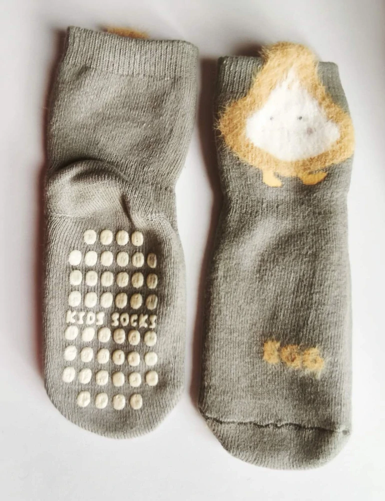 Teplé protiskluzové ponožky - KHAKI - (12-24m) M
