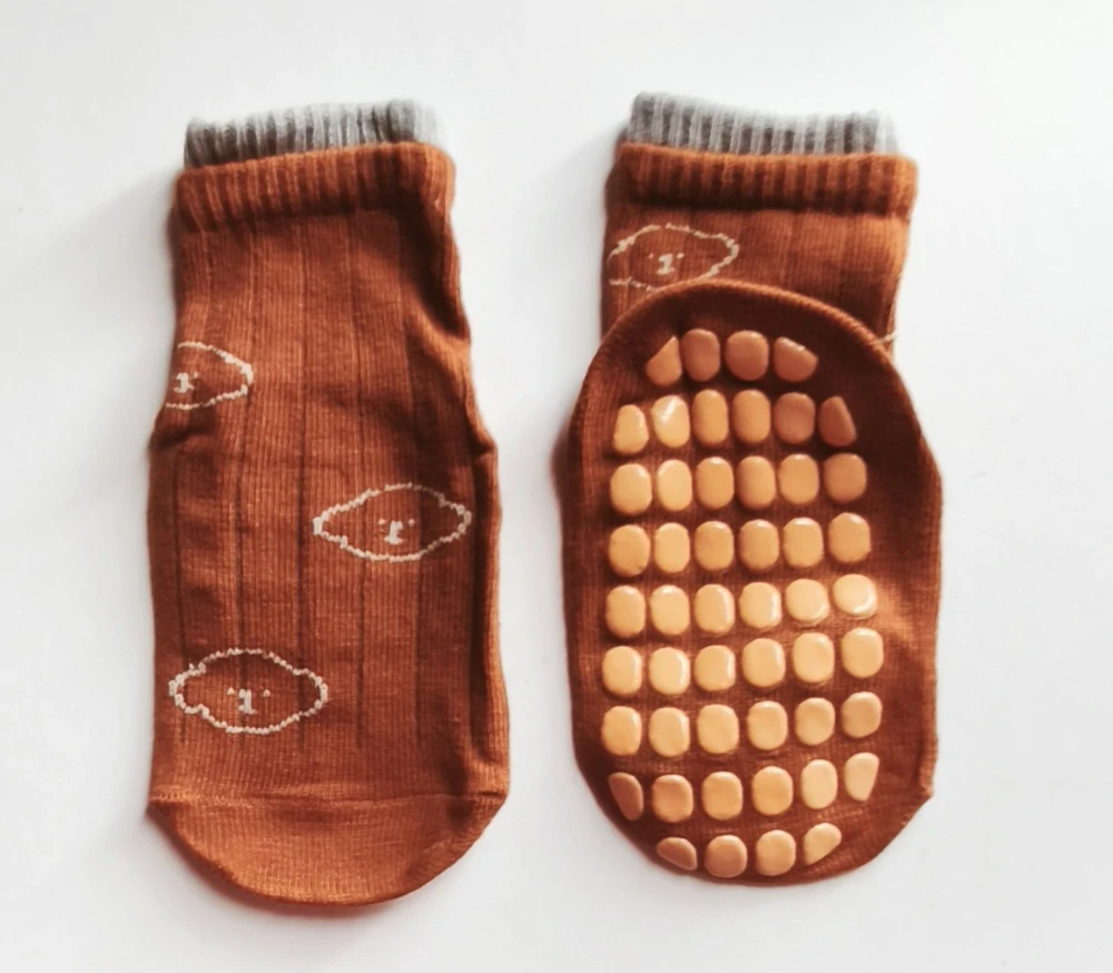 Protiskluzové ponožky - CIHLOVÉ - (24-36 m) M