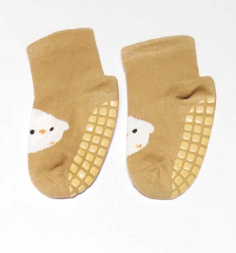 Protiskluzové ponožky - STŘEDNĚ HNĚDÉ - KUŘÁTKO - (12-36m) M