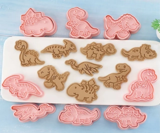 3D vykrajovátka na sušenky - DINOSAUŘI 1 - 8 ks