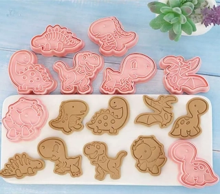 3D vykrajovátka na sušenky - DINOSAUŘI 2 - 8 ks