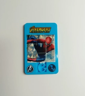 Kapesní posunovací puzzle 4 x 4 - AVENGERS - Spider man - modré