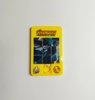 Kapesní posunovací puzzle 4 x 4 - AVENGERS - Falcon - žluté