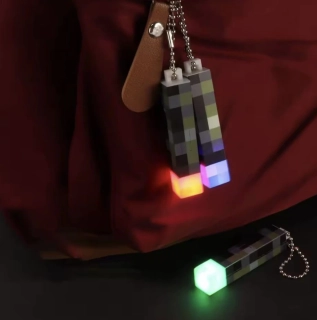 Svítící klíčenka - MINECRAFT POCHODEŇ - USB DOBÍJENÍ - 7 barev 