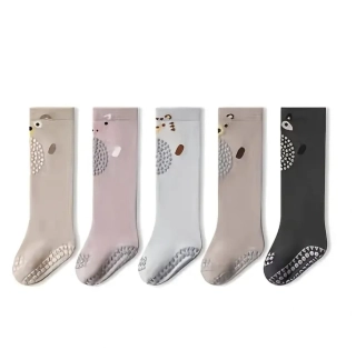 Dětské protiskluzové nadkolenky pro první lezení - BÉŽOVÉ - PEJSEK (6-12 m) S