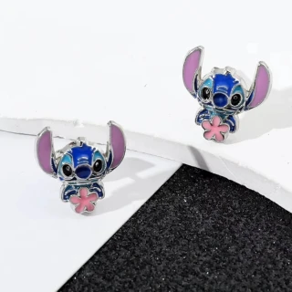 Dětské náušnice STITCH s kytičkou – Puzetky (1 pár)